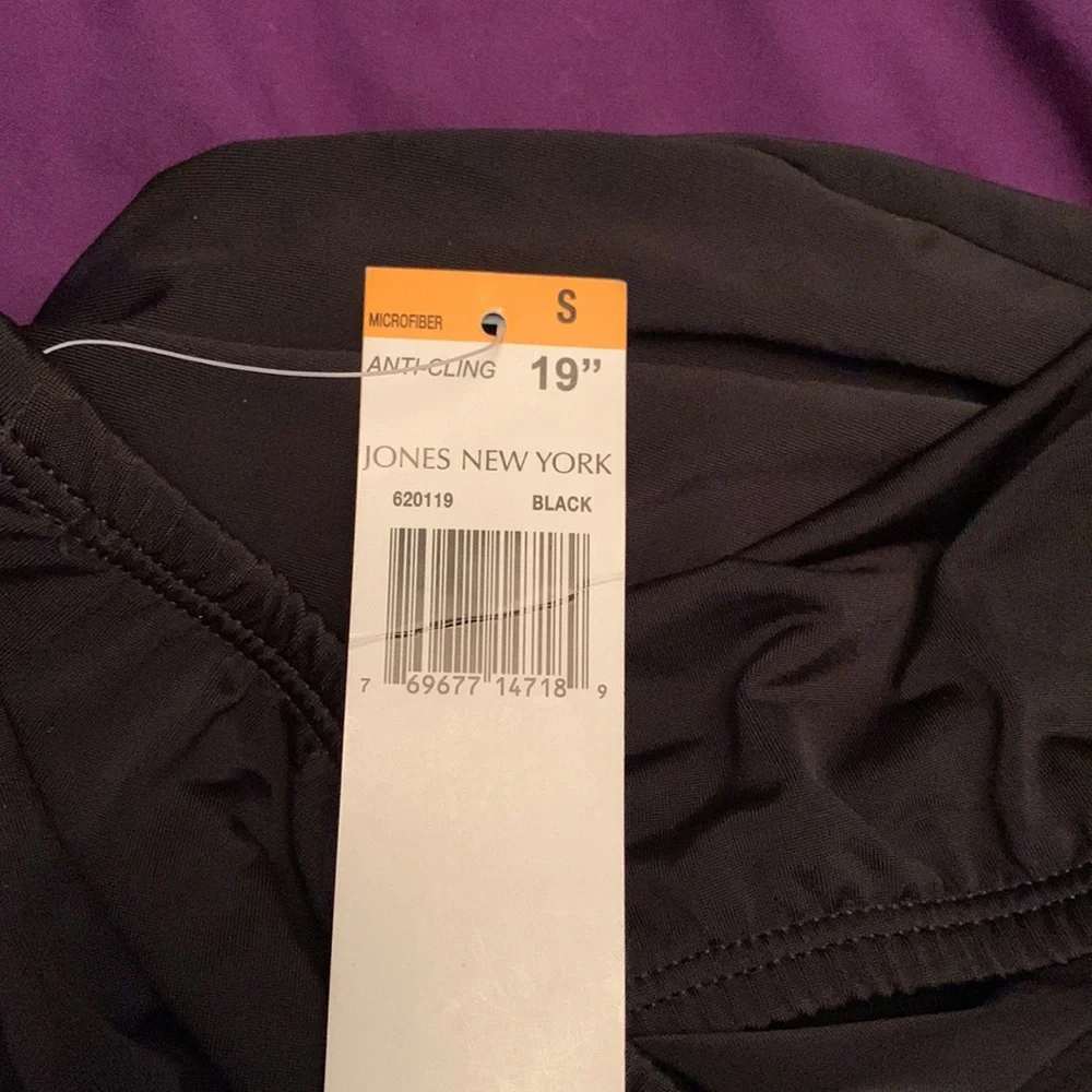 Jones New York 19” anti cling slip size S NWT - Picture 3 of 3